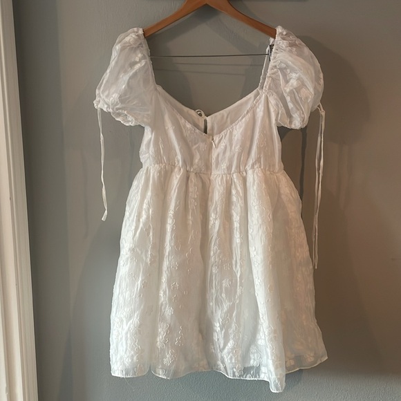 Exceptionally Angelic Fairy White Floral Puff Sleeve Mini Dress size L - Picture 5 of 7